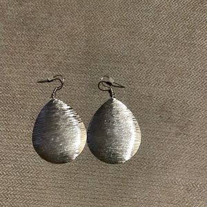 Silver patterned dangled earrings